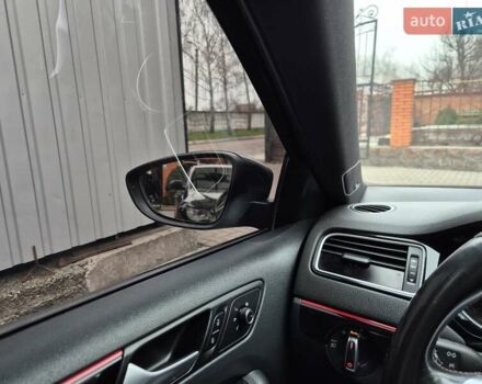 Чорний Фольксваген Джетта, об'ємом двигуна 2 л та пробігом 140 тис. км за 13000 $, фото 23 на Automoto.ua