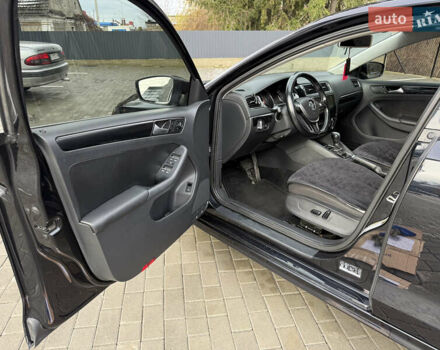 Черный Фольксваген Джетта, объемом двигателя 1.4 л и пробегом 151 тыс. км за 11000 $, фото 25 на Automoto.ua