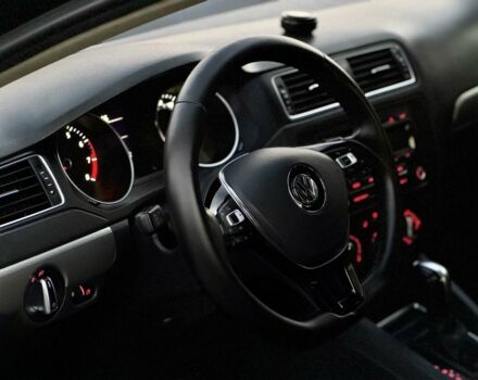 Черный Фольксваген Джетта, объемом двигателя 1.79 л и пробегом 149 тыс. км за 8500 $, фото 6 на Automoto.ua