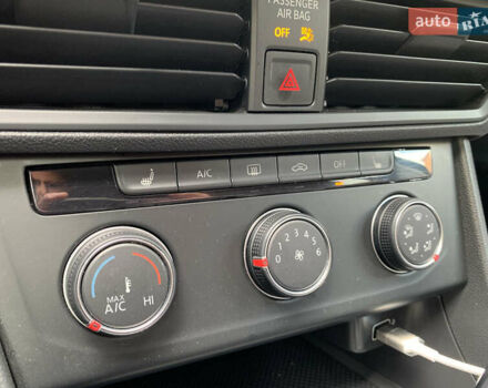 Черный Фольксваген Джетта, объемом двигателя 1.4 л и пробегом 165 тыс. км за 14400 $, фото 18 на Automoto.ua