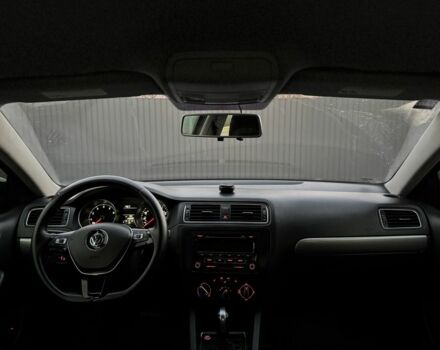 Черный Фольксваген Джетта, объемом двигателя 1.79 л и пробегом 149 тыс. км за 8500 $, фото 7 на Automoto.ua