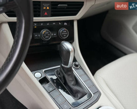 Черный Фольксваген Джетта, объемом двигателя 1.4 л и пробегом 177 тыс. км за 13500 $, фото 37 на Automoto.ua