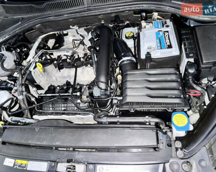 Черный Фольксваген Джетта, объемом двигателя 1.39 л и пробегом 175 тыс. км за 13700 $, фото 7 на Automoto.ua