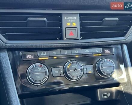 Черный Фольксваген Джетта, объемом двигателя 1.4 л и пробегом 180 тыс. км за 13890 $, фото 22 на Automoto.ua