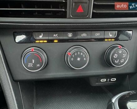 Черный Фольксваген Джетта, объемом двигателя 1.5 л и пробегом 40 тыс. км за 20000 $, фото 23 на Automoto.ua