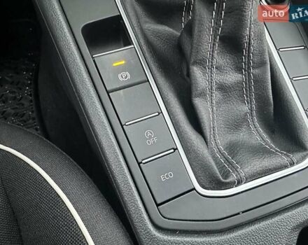 Черный Фольксваген Джетта, объемом двигателя 1.5 л и пробегом 40 тыс. км за 20000 $, фото 24 на Automoto.ua