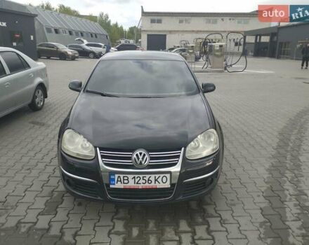 Черный Фольксваген Джетта, объемом двигателя 1.6 л и пробегом 235 тыс. км за 5300 $, фото 1 на Automoto.ua