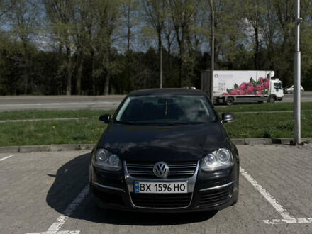 Фольксваген Джетта 2010 в Хмельницком на Automoto.ua Черный Фольксваген Джетта, объемом двигателя 1.6 л и пробегом 300 тыс. км за 6400 $, фото 1 на Automoto.ua