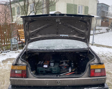 Коричневый Фольксваген Джетта, объемом двигателя 1.3 л и пробегом 245 тыс. км за 1300 $, фото 4 на Automoto.ua