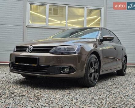 Фольксваген Джетта 2013 в Киеве на Automoto.ua Коричневый Фольксваген Джетта, объемом двигателя 1.97 л и пробегом 236 тыс. км за 10800 $, фото 4 на Automoto.ua