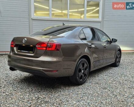 Фольксваген Джетта 2013 в Киеве на Automoto.ua Коричневый Фольксваген Джетта, объемом двигателя 1.97 л и пробегом 236 тыс. км за 10800 $, фото 1 на Automoto.ua