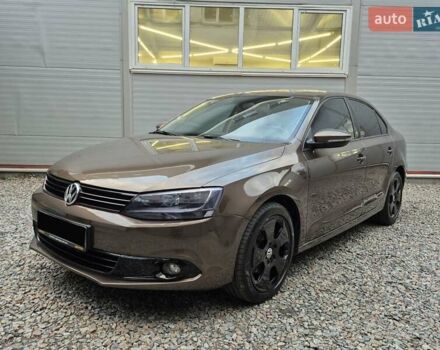 Фольксваген Джетта 2013 в Киеве на Automoto.ua Коричневый Фольксваген Джетта, объемом двигателя 1.97 л и пробегом 236 тыс. км за 10800 $, фото 6 на Automoto.ua