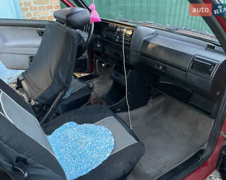 Красный Фольксваген Джетта, объемом двигателя 1.6 л и пробегом 260 тыс. км за 1350 $, фото 22 на Automoto.ua