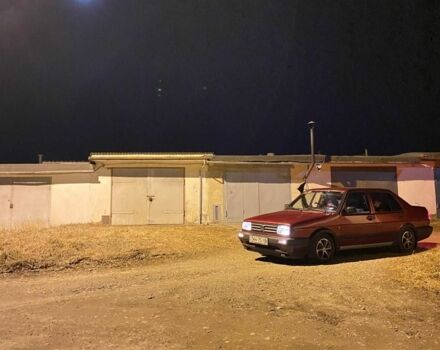 Красный Фольксваген Джетта, объемом двигателя 1.6 л и пробегом 390 тыс. км за 1800 $, фото 3 на Automoto.ua