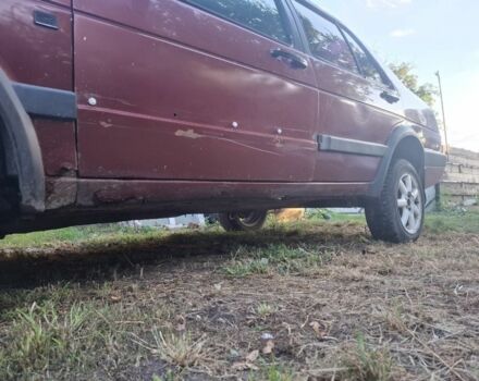 Красный Фольксваген Джетта, объемом двигателя 1.3 л и пробегом 300 тыс. км за 650 $, фото 2 на Automoto.ua