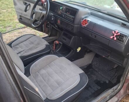 Красный Фольксваген Джетта, объемом двигателя 1.3 л и пробегом 300 тыс. км за 650 $, фото 4 на Automoto.ua