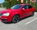Красный Фольксваген Джетта, объемом двигателя 1.6 л и пробегом 219 тыс. км за 4999 $, фото 1 на Automoto.ua