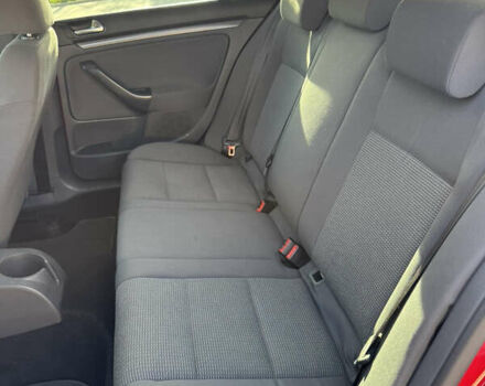 Красный Фольксваген Джетта, объемом двигателя 1.6 л и пробегом 125 тыс. км за 6000 $, фото 4 на Automoto.ua