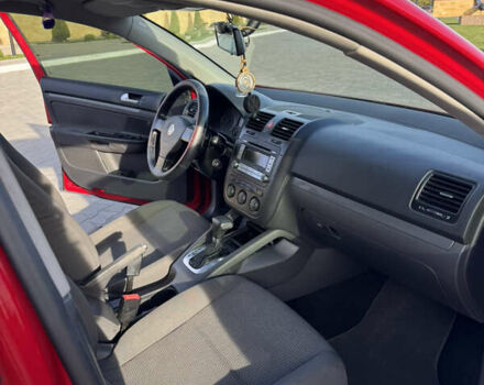 Красный Фольксваген Джетта, объемом двигателя 1.6 л и пробегом 125 тыс. км за 6000 $, фото 10 на Automoto.ua