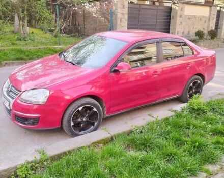 Червоний Фольксваген Джетта, об'ємом двигуна 1.6 л та пробігом 216 тис. км за 4999 $, фото 1 на Automoto.ua