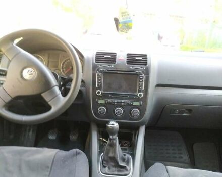 Червоний Фольксваген Джетта, об'ємом двигуна 1.6 л та пробігом 216 тис. км за 4999 $, фото 6 на Automoto.ua