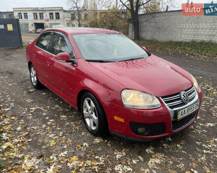 Красный Фольксваген Джетта, объемом двигателя 2.48 л и пробегом 185 тыс. км за 6800 $, фото 2 на Automoto.ua