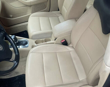 Червоний Фольксваген Джетта, об'ємом двигуна 2.48 л та пробігом 185 тис. км за 6600 $, фото 12 на Automoto.ua