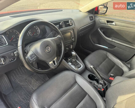 Червоний Фольксваген Джетта, об'ємом двигуна 2.5 л та пробігом 290 тис. км за 7700 $, фото 10 на Automoto.ua