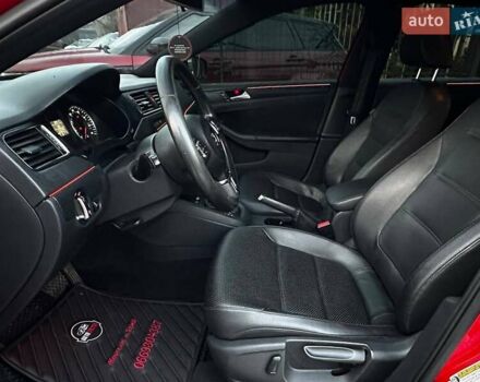 Красный Фольксваген Джетта, объемом двигателя 2.48 л и пробегом 216 тыс. км за 9300 $, фото 16 на Automoto.ua