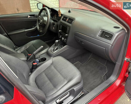 Красный Фольксваген Джетта, объемом двигателя 2.5 л и пробегом 248 тыс. км за 6800 $, фото 11 на Automoto.ua