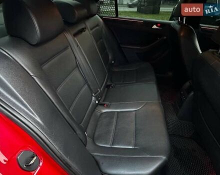 Красный Фольксваген Джетта, объемом двигателя 2.48 л и пробегом 216 тыс. км за 9300 $, фото 25 на Automoto.ua