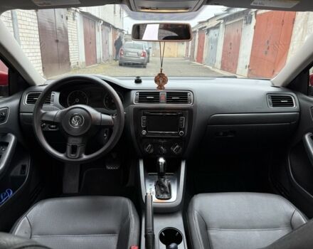 Червоний Фольксваген Джетта, об'ємом двигуна 2.5 л та пробігом 248 тис. км за 6800 $, фото 10 на Automoto.ua