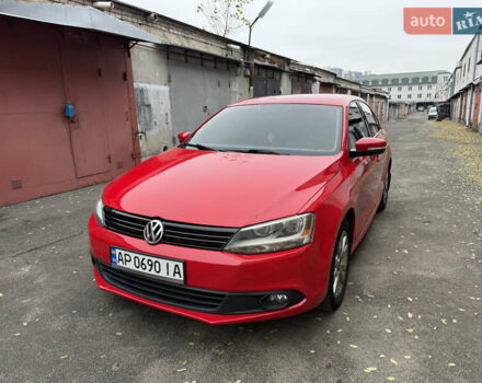 Красный Фольксваген Джетта, объемом двигателя 2.5 л и пробегом 248 тыс. км за 6800 $, фото 1 на Automoto.ua