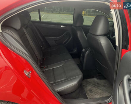 Красный Фольксваген Джетта, объемом двигателя 2.48 л и пробегом 206 тыс. км за 10000 $, фото 10 на Automoto.ua