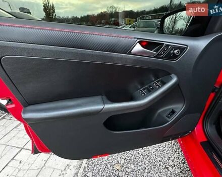 Красный Фольксваген Джетта, объемом двигателя 2.48 л и пробегом 216 тыс. км за 9300 $, фото 13 на Automoto.ua