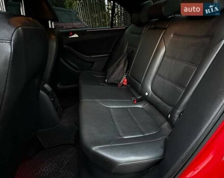 Красный Фольксваген Джетта, объемом двигателя 2.48 л и пробегом 216 тыс. км за 9300 $, фото 22 на Automoto.ua