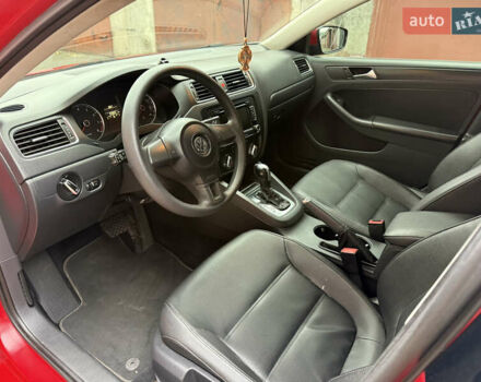 Красный Фольксваген Джетта, объемом двигателя 2.5 л и пробегом 248 тыс. км за 6800 $, фото 10 на Automoto.ua