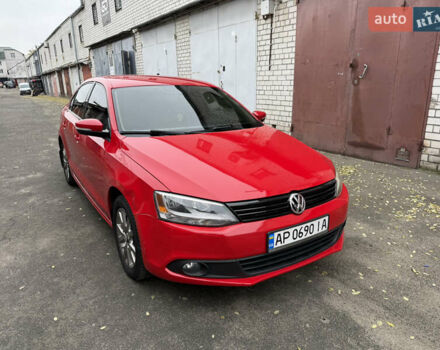 Красный Фольксваген Джетта, объемом двигателя 2.5 л и пробегом 248 тыс. км за 6800 $, фото 2 на Automoto.ua