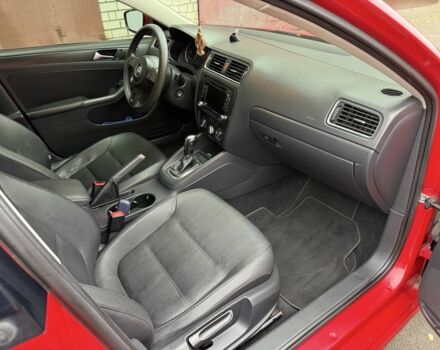 Червоний Фольксваген Джетта, об'ємом двигуна 2.5 л та пробігом 248 тис. км за 6800 $, фото 12 на Automoto.ua