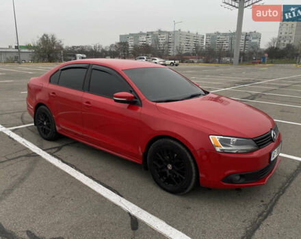 Красный Фольксваген Джетта, объемом двигателя 2.48 л и пробегом 206 тыс. км за 10000 $, фото 3 на Automoto.ua