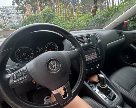 Красный Фольксваген Джетта, объемом двигателя 2.48 л и пробегом 250 тыс. км за 8500 $, фото 13 на Automoto.ua