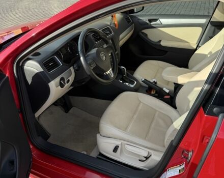 Красный Фольксваген Джетта, объемом двигателя 1.8 л и пробегом 52 тыс. км за 11999 $, фото 9 на Automoto.ua