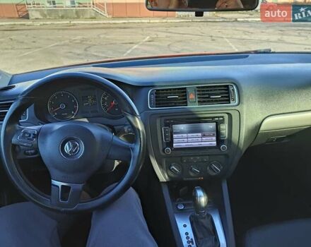 Красный Фольксваген Джетта, объемом двигателя 1.8 л и пробегом 230 тыс. км за 7777 $, фото 11 на Automoto.ua