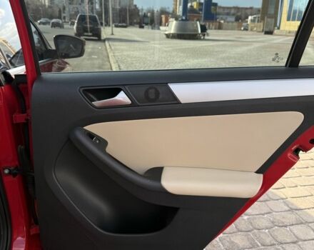 Красный Фольксваген Джетта, объемом двигателя 1.8 л и пробегом 52 тыс. км за 11999 $, фото 16 на Automoto.ua