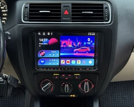 Красный Фольксваген Джетта, объемом двигателя 1.8 л и пробегом 208 тыс. км за 9850 $, фото 13 на Automoto.ua