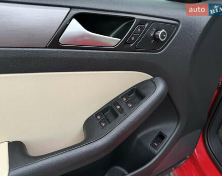 Червоний Фольксваген Джетта, об'ємом двигуна 1.8 л та пробігом 208 тис. км за 9850 $, фото 29 на Automoto.ua