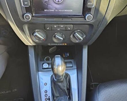 Красный Фольксваген Джетта, объемом двигателя 1.8 л и пробегом 230 тыс. км за 7777 $, фото 10 на Automoto.ua