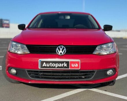 Красный Фольксваген Джетта, объемом двигателя 2 л и пробегом 253 тыс. км за 7130 $, фото 1 на Automoto.ua