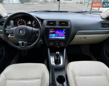 Червоний Фольксваген Джетта, об'ємом двигуна 1.8 л та пробігом 208 тис. км за 9850 $, фото 20 на Automoto.ua