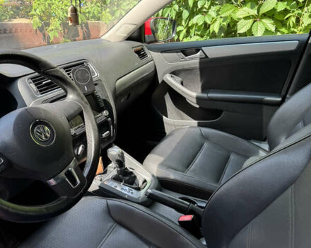 Красный Фольксваген Джетта, объемом двигателя 2.48 л и пробегом 250 тыс. км за 8500 $, фото 32 на Automoto.ua